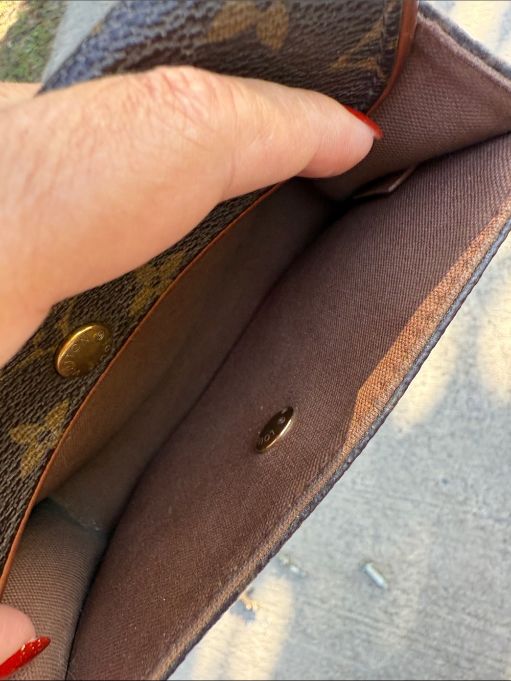 Authentic Vintage Louis Vuitton Monogram Pochette Florentine - Picture 7 of 7